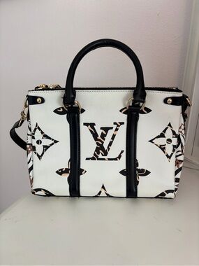 Source Unknown White Satchel with Black Trim and Brown Accents